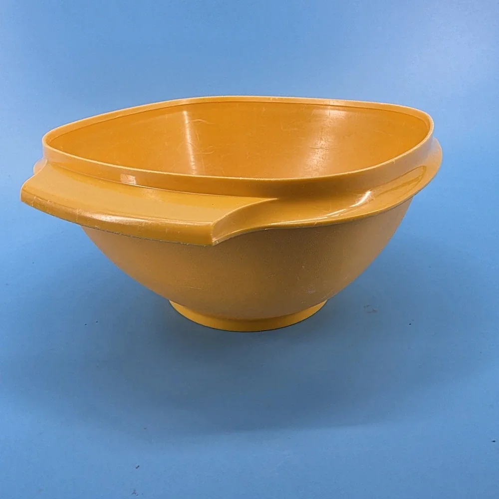Vintage Tupperware Servalier 8
